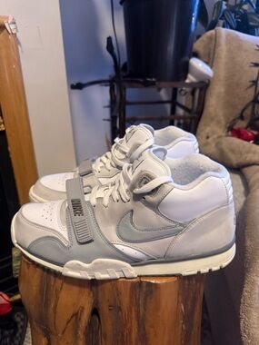 Nike Air Trainer 1s. Men’s size 10 in like new condition!